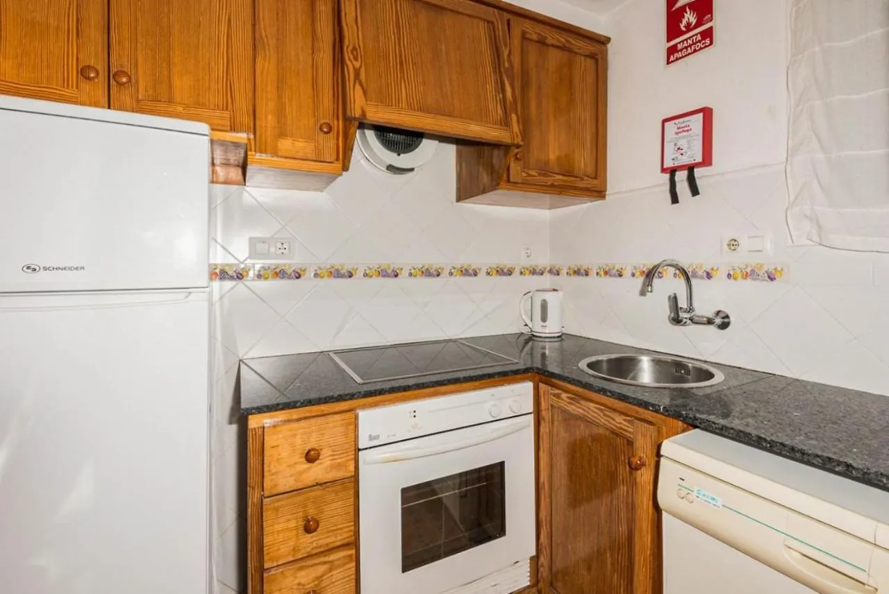 Villa Palmera Cala En Porter  İspanya